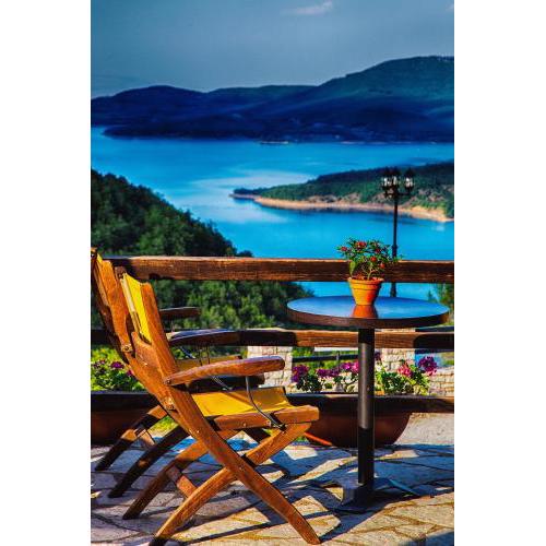 Χρυσοπελεια - Chrisopeleia Lake View