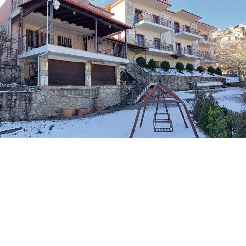Ξενώνας Μενελαΐς - Menelais Apartments
