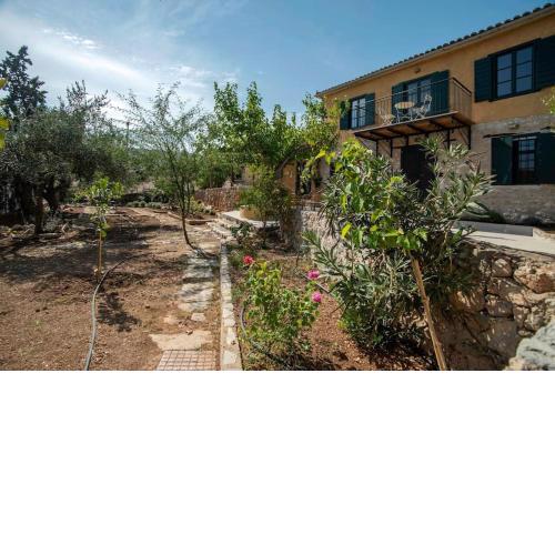 Αναμνήσεις - παραδοσιακό εξοχικό σπίτι με μεγάλο κήπο