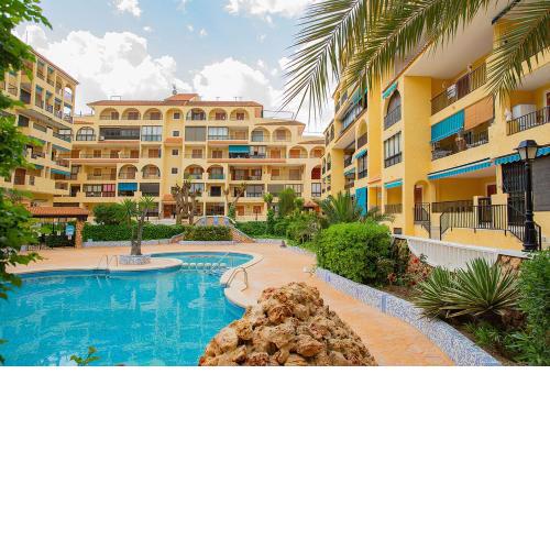 014 Pretty Pool - Alicante Holiday