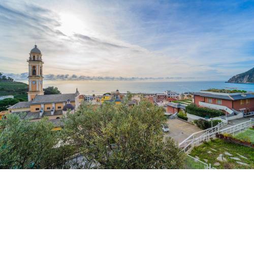 090 - Casa Serena, VISTA MARE in centro a 3 minuti dalla spiaggia