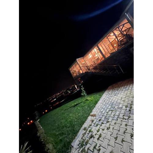 1-Bahçeli ve Manzaralı Villa - Çatalca