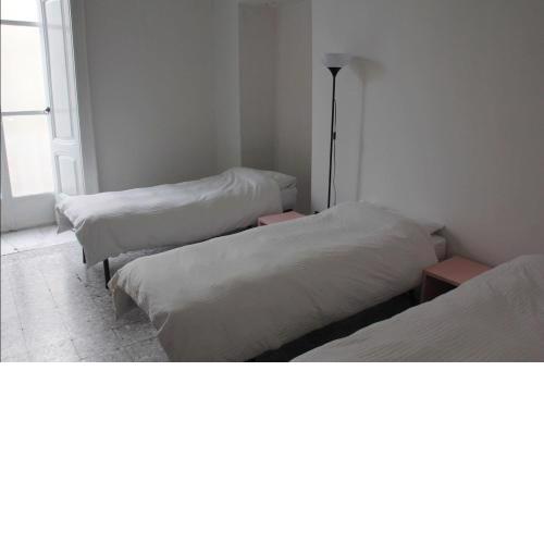 1 bed in Basic 6 Bed Female Room (share Bathroom)