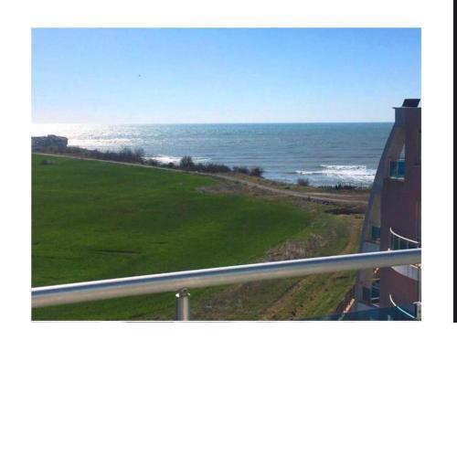 1-Bed modern Sea View Apartment in Aparthotel