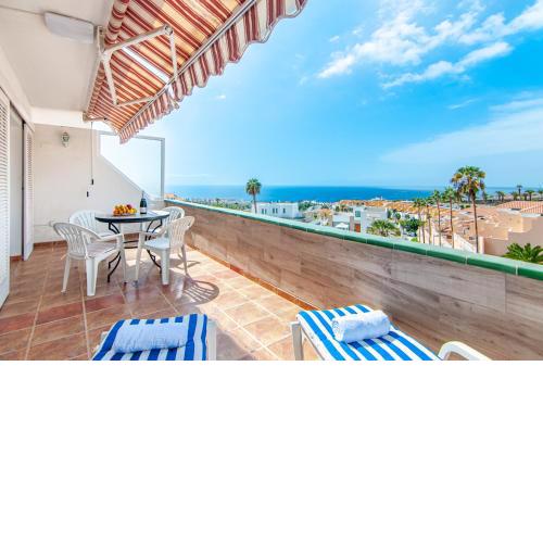 1-Bedroom Apartment with Panoramic Ocean View PH13