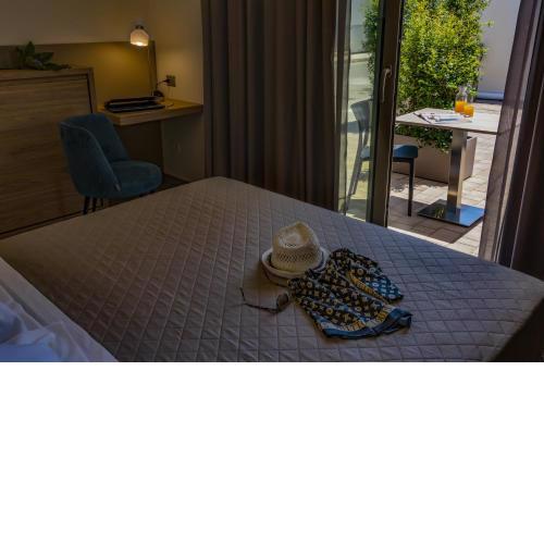 10 Catalani Rooms