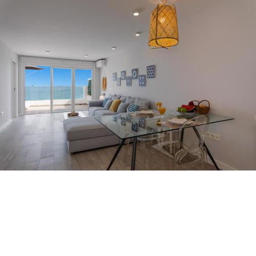 100% SEAVIEW, 2 minutes to the BEACH and PARKING
