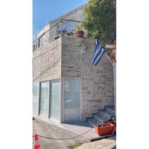 Μεζονέτα 100τμ επί της Λ.Ευελπιδων στη Βάρη