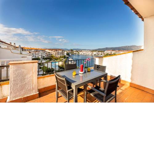 1015 Piso Gran Lago con 3 habitaciones y piscina