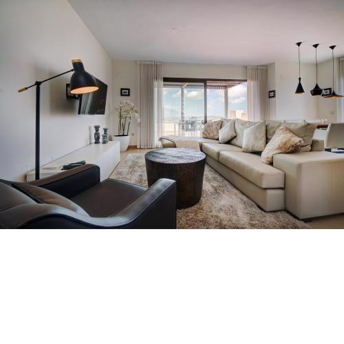 103 - Luxurious 3 Bed Duplex Penthouse With Stunning Mountain Views