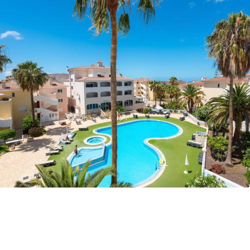 10E Country Club Accommodation POOL!