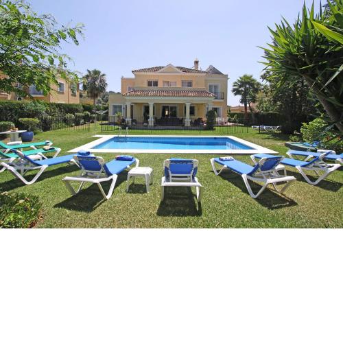 1106 Marbella Large Family Villa