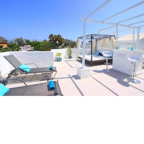 1108 Beachfront 2 apartments with roofterrace 80mtrgt; beach 3 pools