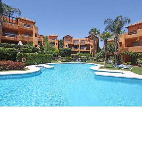 1132 Cozy apartment amazing pool and garden viewbel air