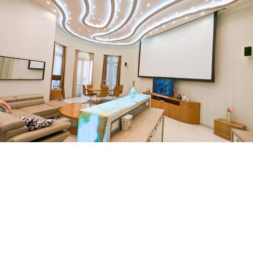 120M2 LUXURY CONDO with SAUNA, JACUZZI, CINEMA In Downtown Budapest