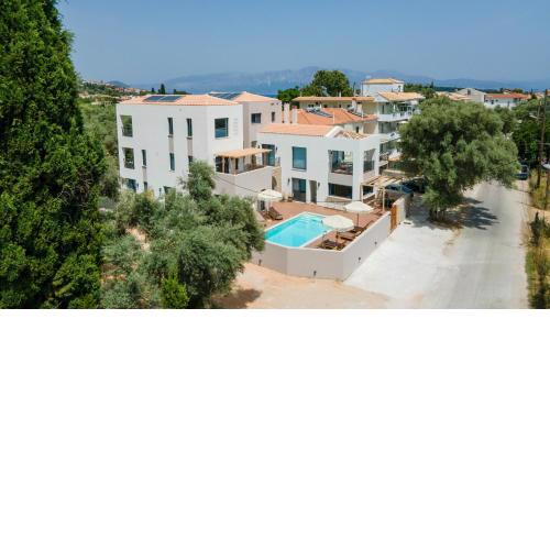13 Keys Suites