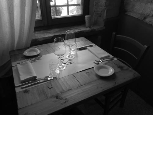 1883 Restaurant & Rooms