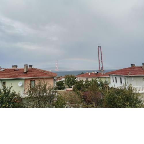 1915 Çanakkale Köprü manzarali 700m2 bahceli mustakil ev