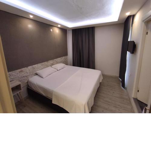1989 hotel sebat