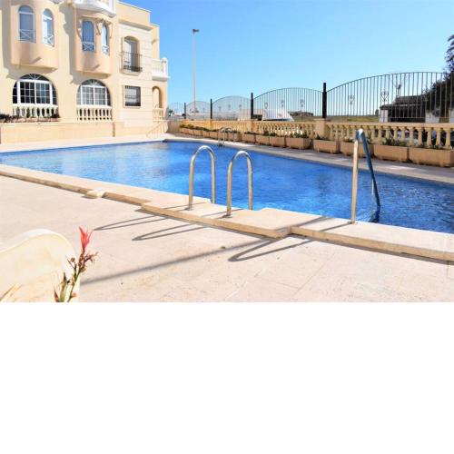1ª Línea de playa + Piscina (Urb. Duquesa Beach)
