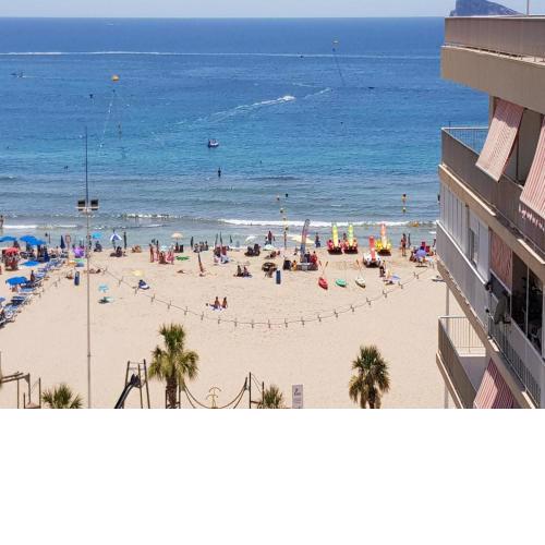1ª Linea Playa Benidorm con Aire acon, 2 hab y sofá cama, hasta 6 pers, Apt El Pato con Parking