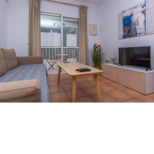1BR Los Boliches Getaway - 350 meters to the beach