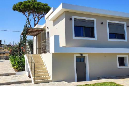ΜΟΝΤΕΡΝΑ ΒΙΛΛΑ 2 ΕΠΙΠΕΔΩΝ-MODERN VILLA