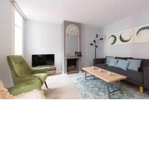 2 Bdr penthouse in Gràcia