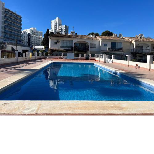 2 bed 2 bath ground floor apartment near the sea
