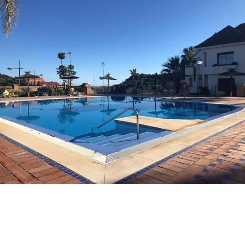 2 bed apartment with 5 pools