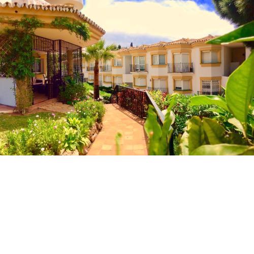 2-Bed Apt in Sitio de Calahonda under 2km to beach