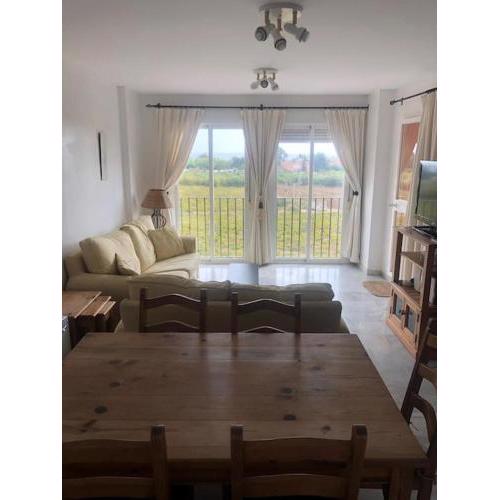 2 bed close to beach and local amenties