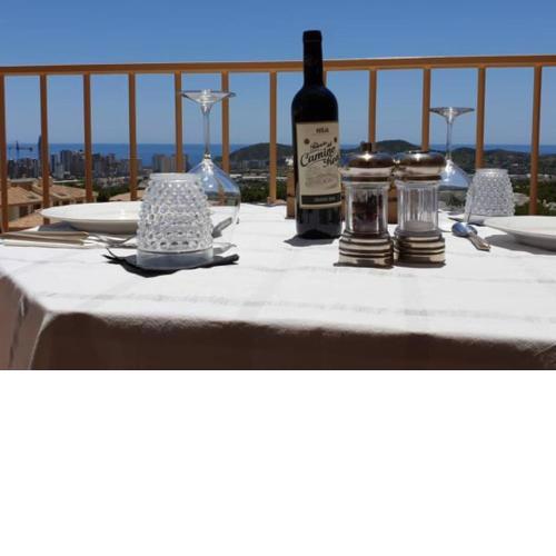 2 Bed Penthouse Apartment - Sea Views - Sleeps 4
