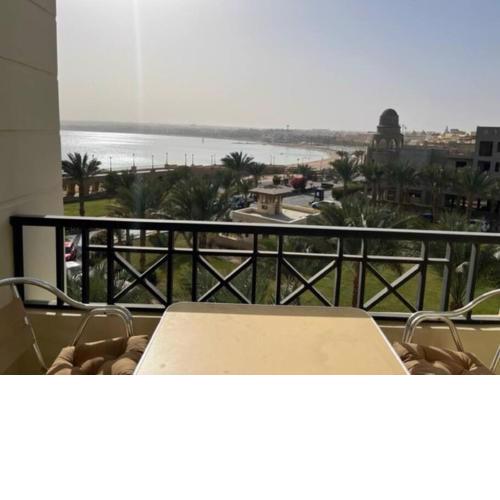 2 Bed Rooms with see view