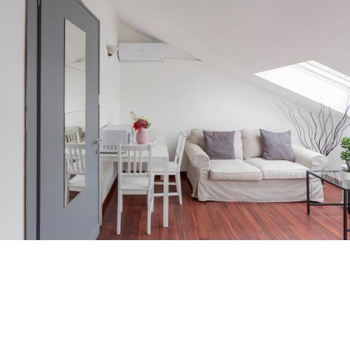2 Bedroom 2 Bathroom Apt - Duomo 2