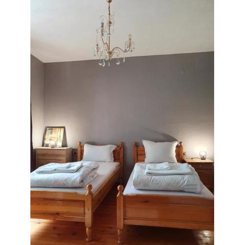 2 Bedroom Apartment City