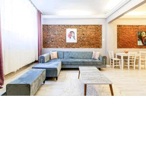 2-bedroom apartment in Şişlı center