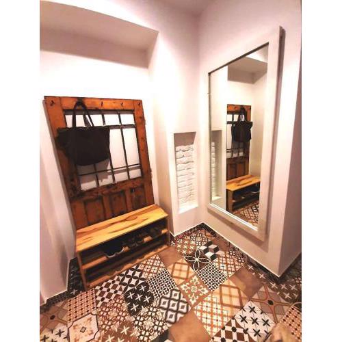 2 Bedroom Apartment near Heroes Square
