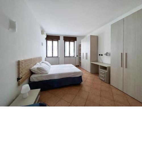 2 Bedroom apt near the metro
