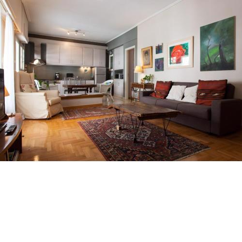 2 Bedroom Artist's Apartment - So Athens