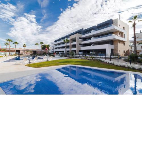 2-bedroom condo with sea view and solarium