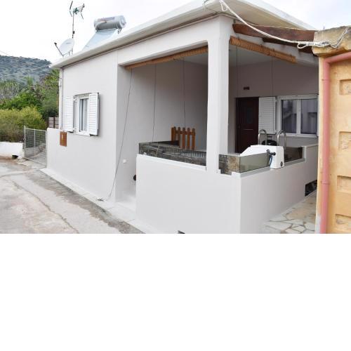 2 bedroom Villa with swimming pool-Spa whirlpool-BBQ!