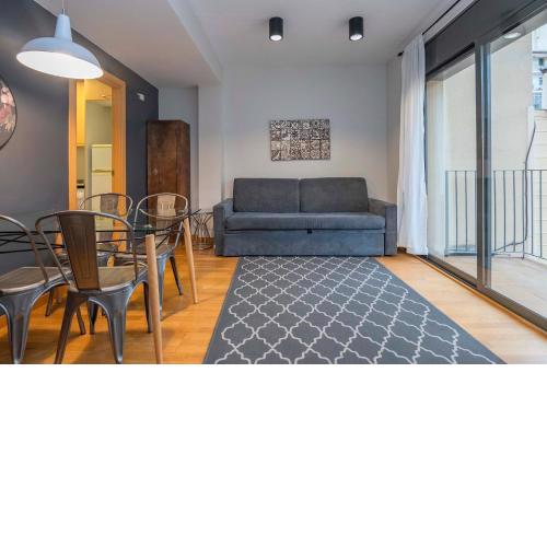 2 bedroom with balcony in Eixample 1-1