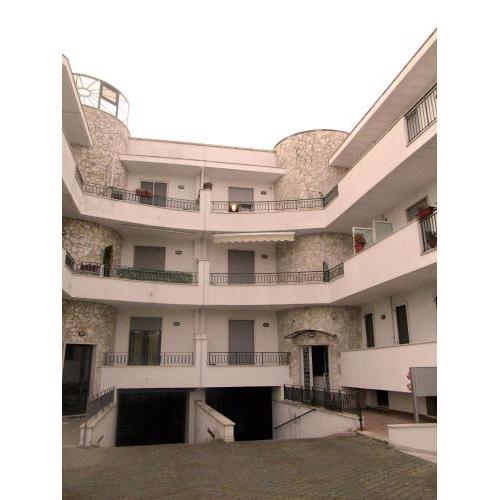 2 BEDROOMED APARTMENT - sleeps 5