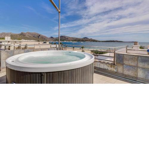 2 bedrooms appartement at Puerto de Pollenca 100 m away from the beach with sea view jacuzzi and furnished terrace