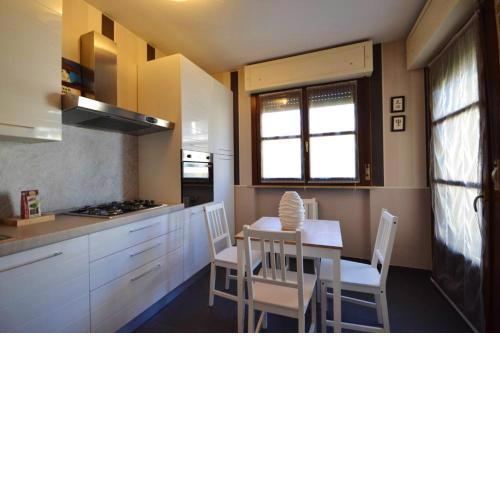 2 bedrooms appartement with city view enclosed garden and wifi at Vercelli
