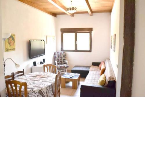 2 bedrooms appartement with city view shared pool and jacuzzi at Ambroz