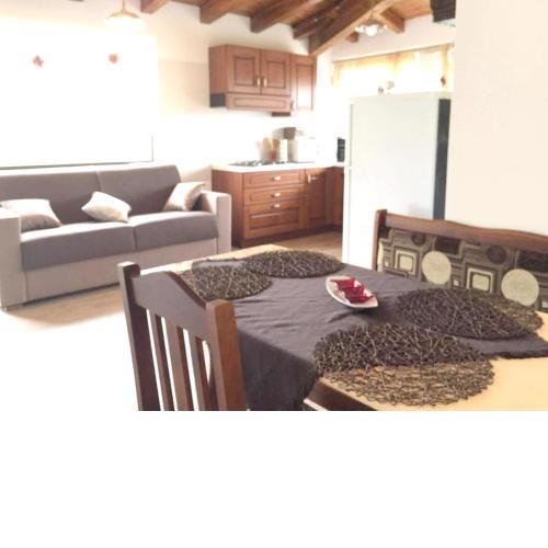 2 bedrooms appartement with enclosed garden and wifi at Zafferana Etnea