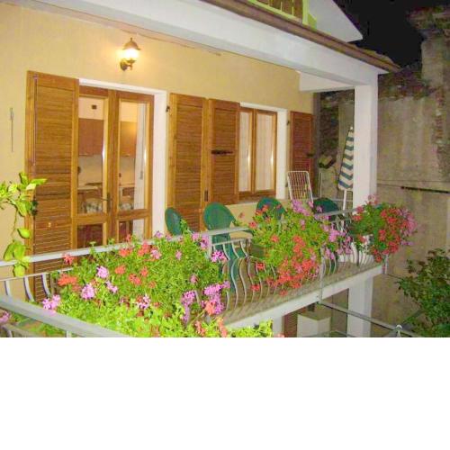 2 bedrooms appartement with furnished balcony and wifi at Prabione 8 km away from the beach