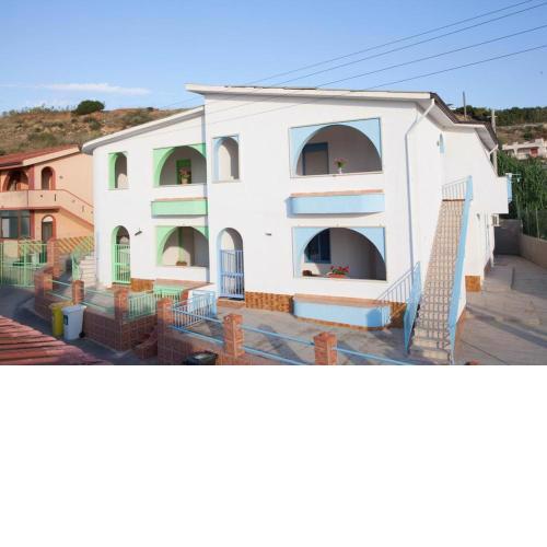 2 bedrooms appartement with furnished terrace and wifi at Balestrate 1 km away from the beach